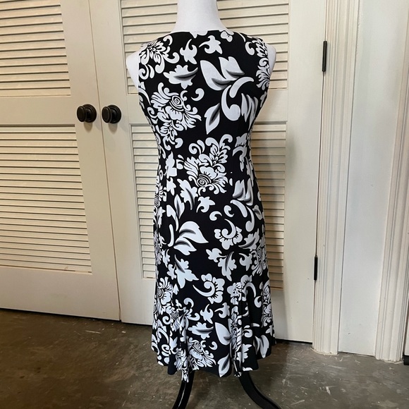 Dress Set. - Picture 6 of 7